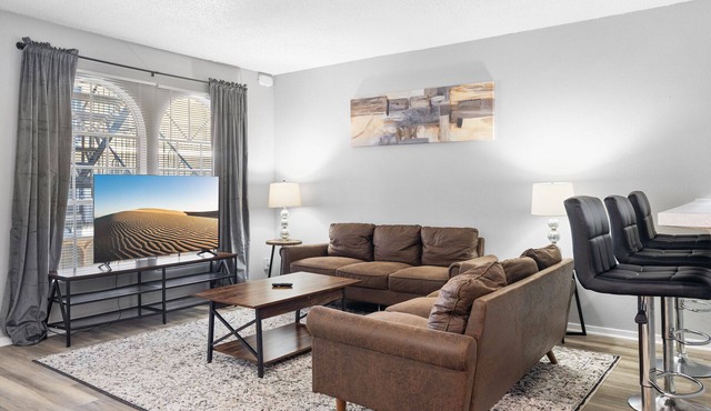 Spacious 3BR/2BA next to UT 3075