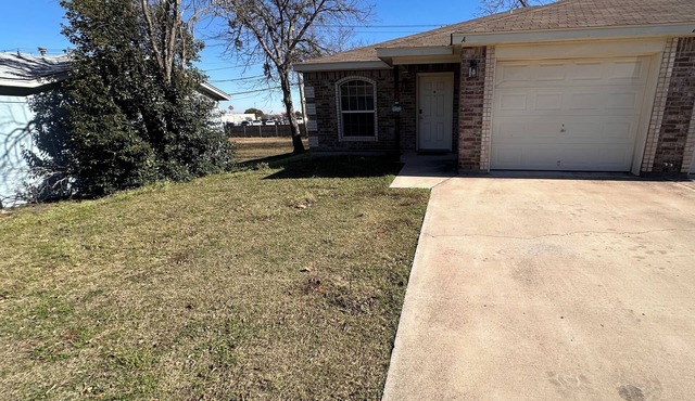 Spacious 3BR 2Bath Duplex- 5min to Fort Hood Clark Gate.