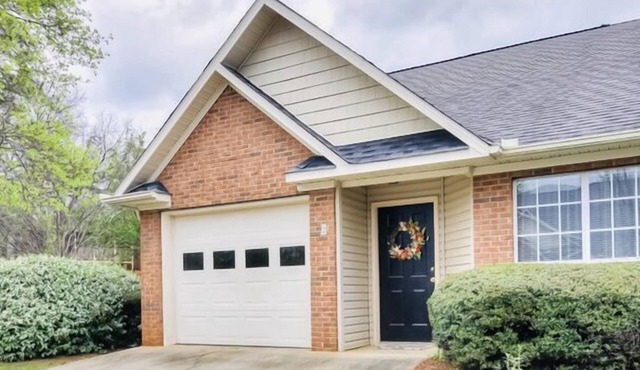 Spacious 3BR 3BA only 5 minutes from Masters