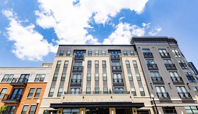 Spacious 3BR/3BA Suites Near Downtown Cincinnati