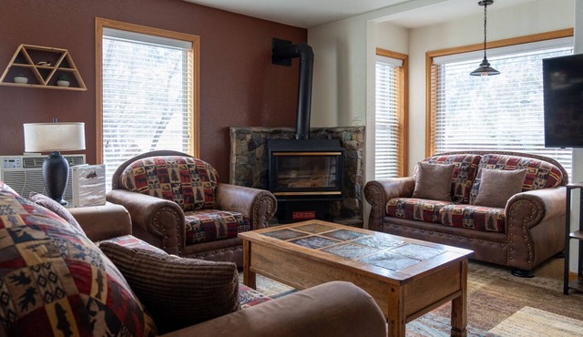 Spacious 3BR Alpenglow Condo: Family-Friendly Haven in Ouray