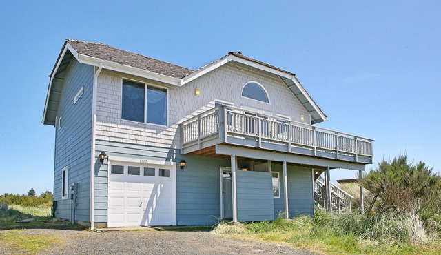 Spacious 3BR Beachfront Home in Westport