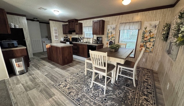 Spacious 3BR Country Home ~ Rural Escape