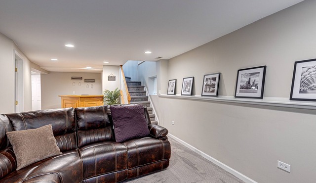 Spacious 3BR Duplex for Groups-Near Airport & Downtown-Cozy & Quiet