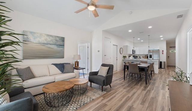 Spacious 3BR Fenced Yard Pet Friendly Johnson Beach NAS