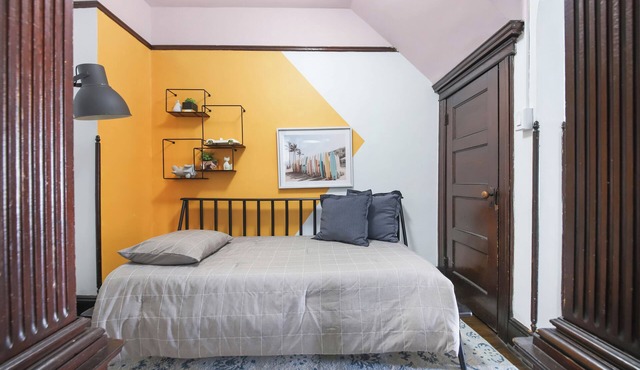Spacious 3BR Furnished Home Close to Path, Lightrail and Pets Welcome
