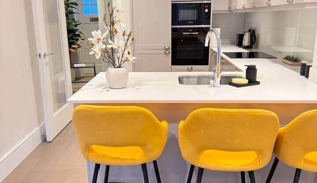 Spacious 3BR Home | 3 Parking | Offers Weekly Stay