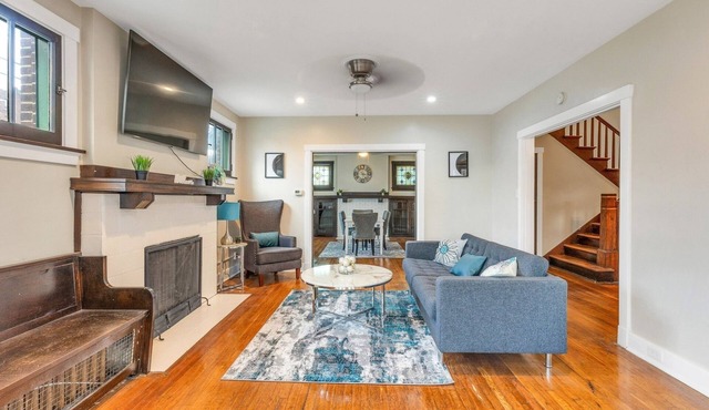 Spacious 3BR Home near Downtown, Oakland & East Liberty! Max 15 nights by RedAwning