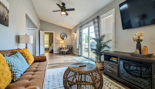 Spacious 3BR Home w/Deck – Right in Downtown Custer, Shops & Dining!