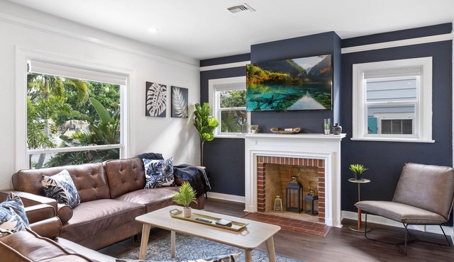 Spacious 3BR Home w/Yard. Steps to Golf Course