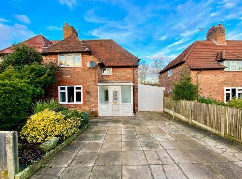 Spacious 3BR Home with Garden and Parking