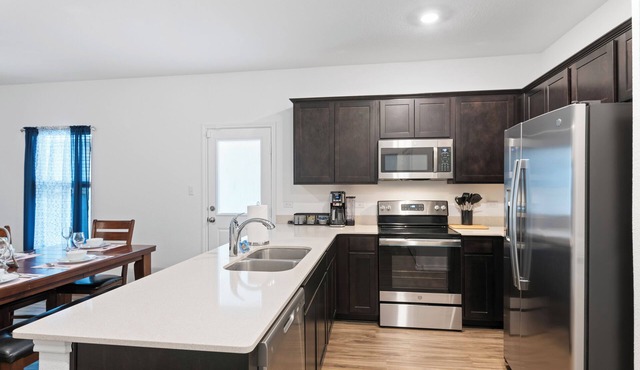 Spacious 3BR Home with Large Backyard – Perfect for Families!