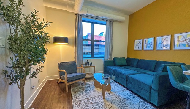 Spacious 3BR in South Loop Near McCormick - Optional Parking