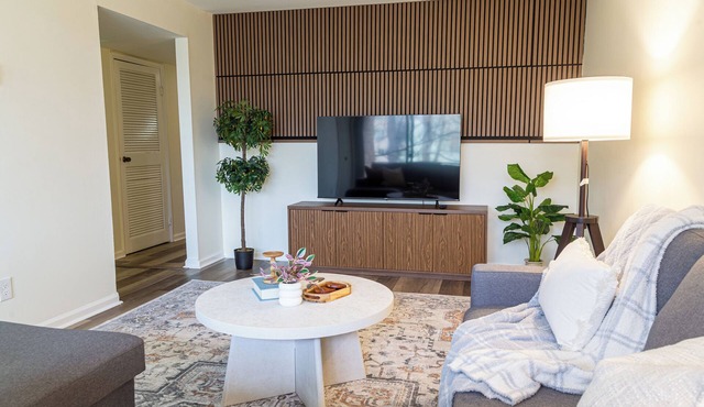 Spacious 3BR Near DC & Old Town w/Free Parking