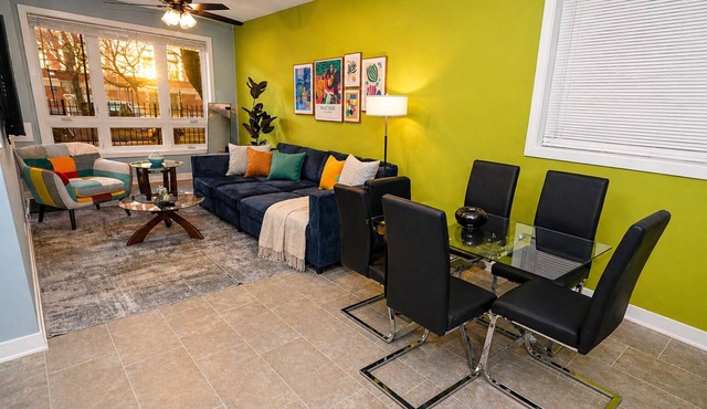 Spacious 3BR Near United Center & Medical District