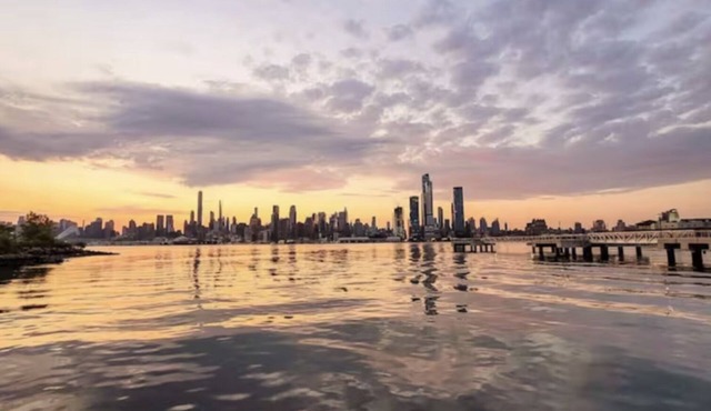 Spacious 3BR ❤️ Near Times Square - 13 Minutes - Manhattan Skyline view ❤️