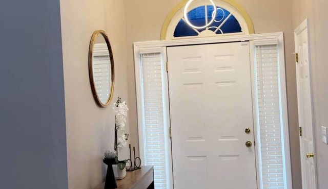 Spacious 3BR North Macon Gem, High-Speed WiFi & Garage