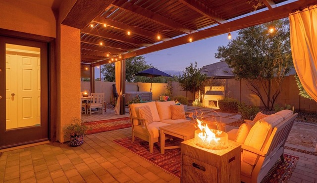 Spacious 3BR/Office - Backyard Oasis with hot tub - 2 car Garage - Gilbert, AZ