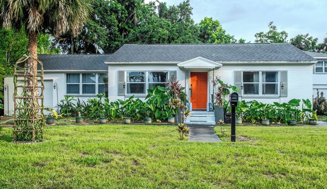 Spacious 3BR Pool House on Mills 50 · Central, Walkable, Perfect for Long Stays