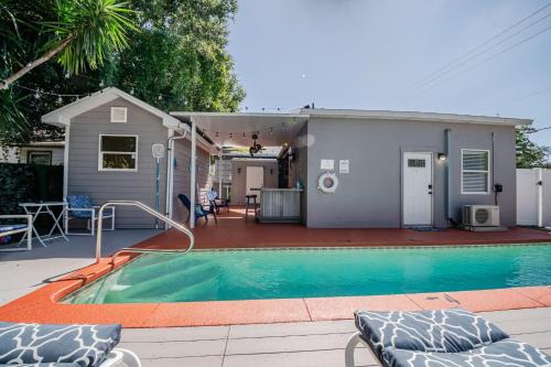 Spacious 3BR, Pool, Near Beach & Attractions