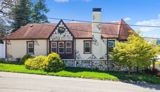 Spacious 3BR Private Home * Direct Water View