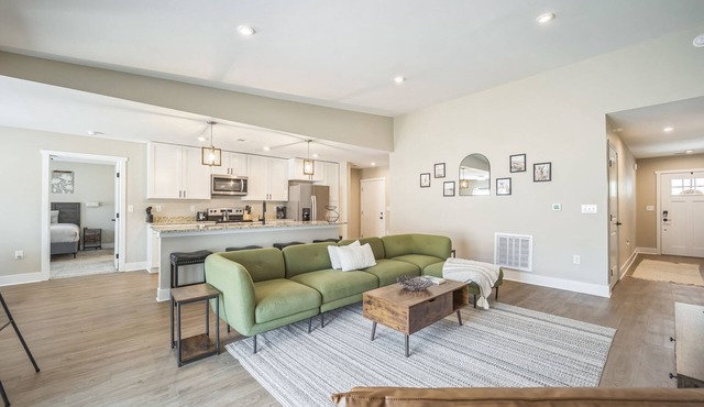 Spacious 3BR Retreat! Pet-Friendly Near Traverse City