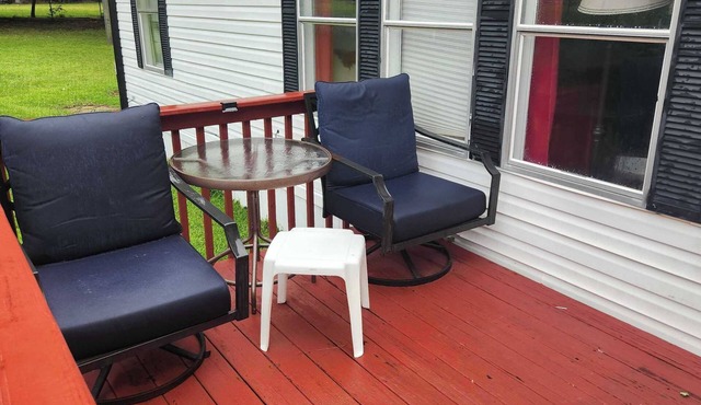Spacious 3BR Retreat-10 minutes to the Beach! Pet Friendly!