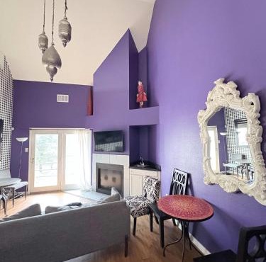 Spacious 3BR Retreat in Austin Pool Access