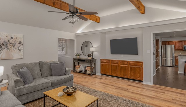 Spacious 3BR Retreat Near Golf Course – Cozy & Convenient Stay in Shreveport!