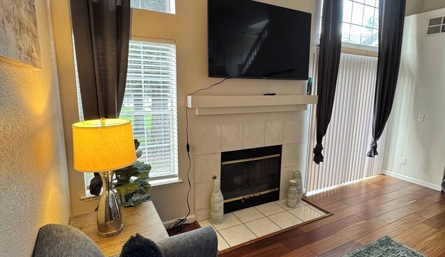 Spacious 3BR San Jose Townhome Ideal for Families & Business near Levis Downtown