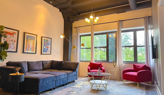 Spacious 3BR Suite South Loop Chicago Near McCormick Place & Soldier Field