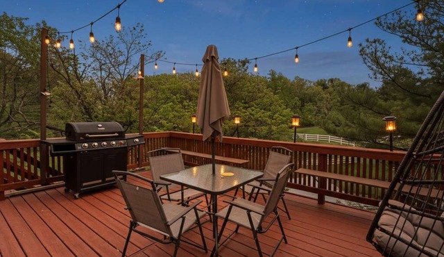 Spacious 3BR Townhouse with Balcony & Gym