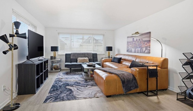 Spacious 3BR Townhouse | Garage Parking + Easy Access to NFL Draft