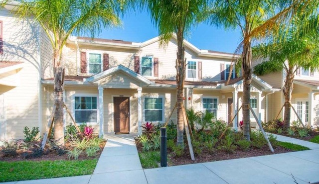 Spacious 3BR TownHome in Kissimmee, perfect for family getaways!