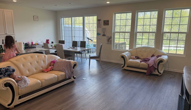 Spacious 3BR Townhome , 4 Full Baths + Finished Basement- Manalapan