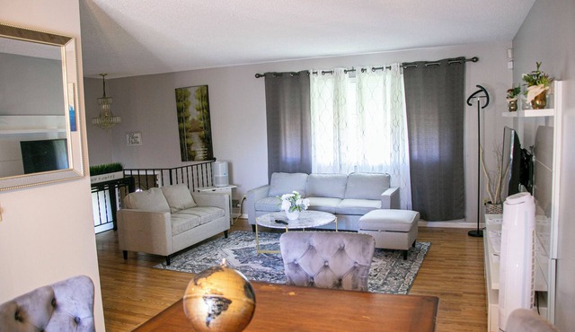 Spacious 3BR w/Garage & Yard with AC, WiFi