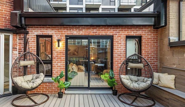 Spacious 3BR w/Large Terrace | Free Parking | Griffintown