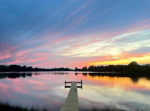 Spacious 3BR with Dock on Working Farm with Pool Table