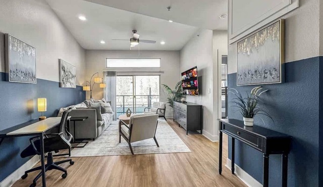 Spacious 3BR2BA Stay Deep Ellum w/Pool Gym Parking