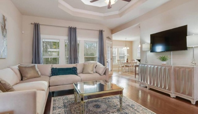 Spacious 3brm, Sleeps 6, 15min- Beaches & AF Base