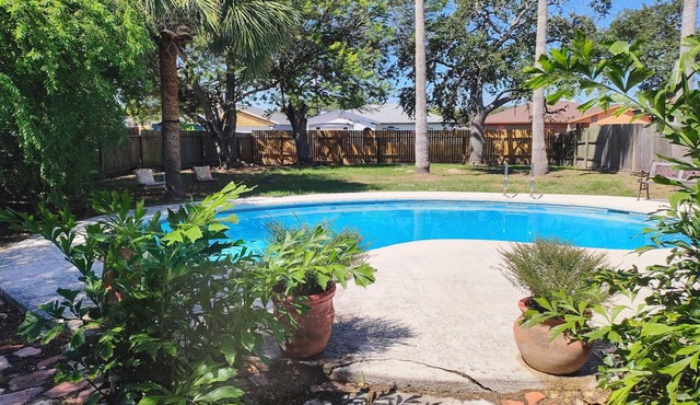 Spacious 4/2 home perfect for families/groups that sleeps up to 11 people.