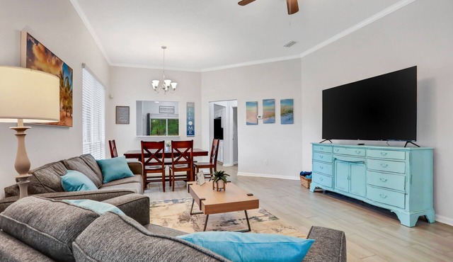 ~Spacious 4/2 in Oakleaf, pet friendly