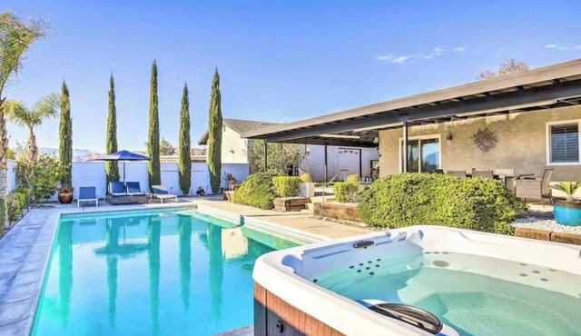 Spacious 4-bedroom house in welcoming Desert Hot Springs with WiFi, AC