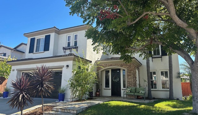 Spacious 4 bd 3 ba house w/fitness room & AC near Carlsbad beaches and legoland