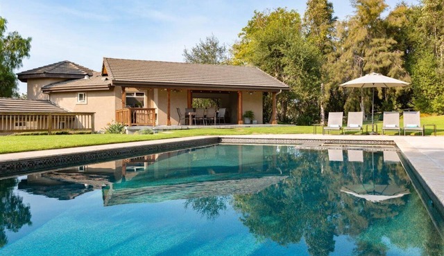Spacious 4 Bd Central Coast Retreat -Pool, Spa, Backyard - Pet Friendly