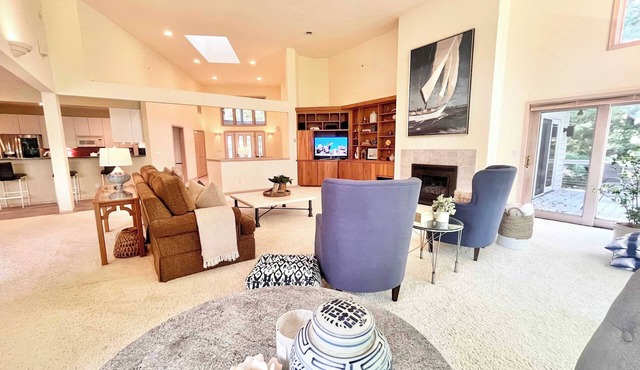 Spacious 4 BDR Home in Desirable Abbey Springs!