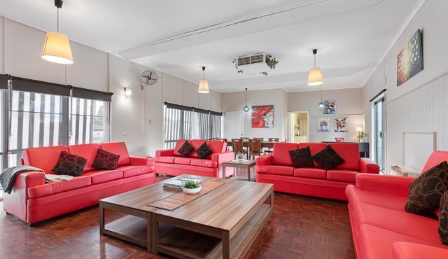 Spacious 4 Bdrms near Murray River, Pet Friendly