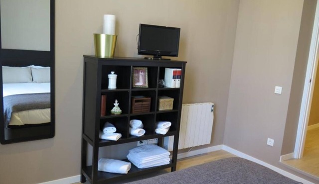 Spacious 4-bedroom condo in tranquil Alcalá de Henares -One-Bedroom Apartment