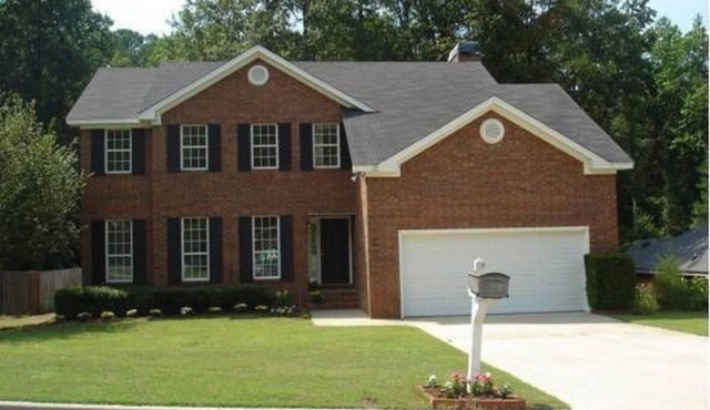 Spacious 4 bed, 2.5 bath, Masters Tournament Rental in welcoming Evans community
