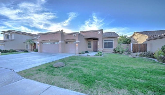 Spacious 4 bed 2 bath with Game Room and Hot Tub.